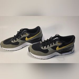 Nike Air Max Black, Gray, and Gold Sneakers 7 youth